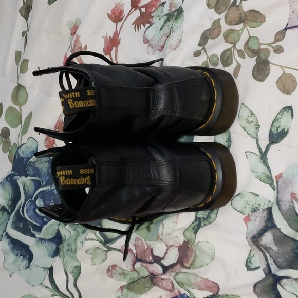 Boots - Picture 3 of 6